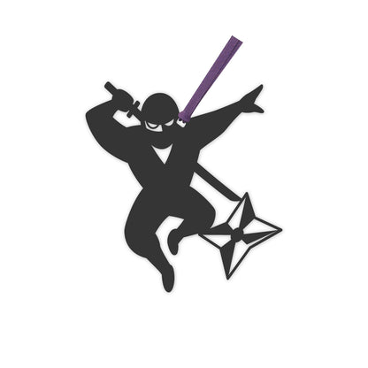 飛び出す忍者が描かれた切り絵しおり	Kirie-style bookmark featuring a leaping ninja