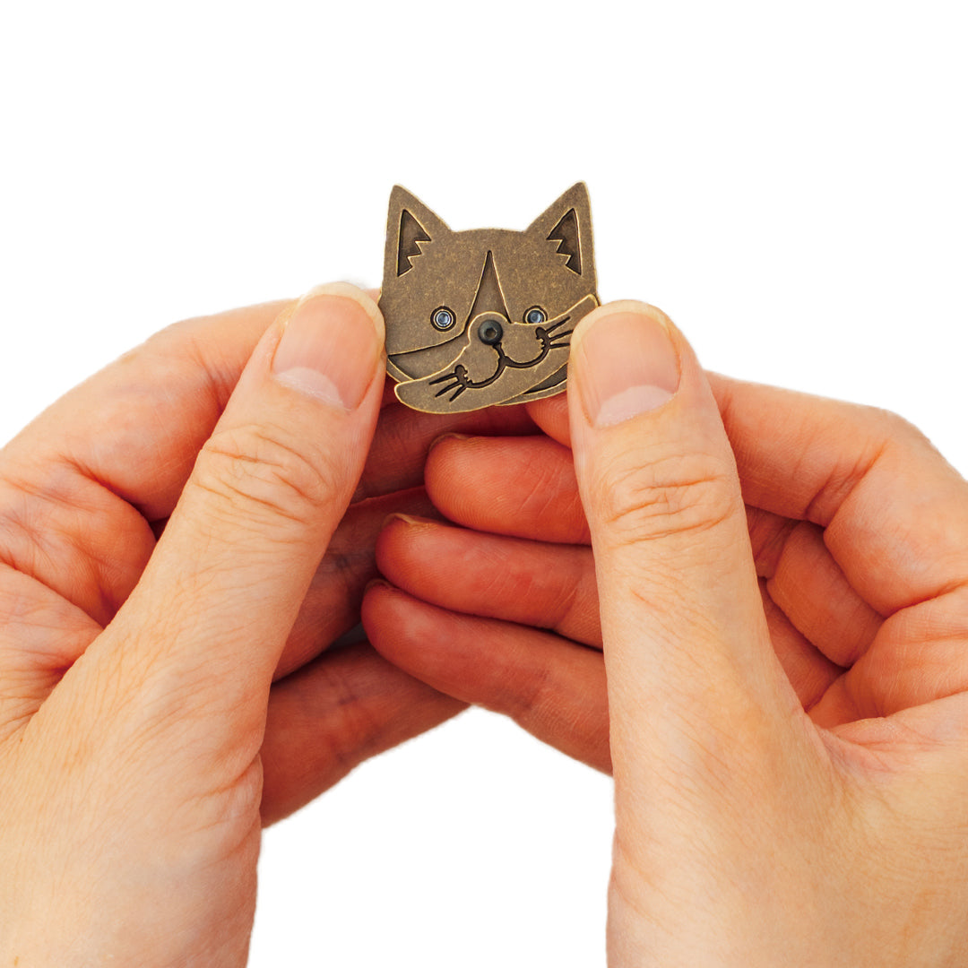 スマイルマーカー ハチワレ｜口が動く！犬＆猫のかわいいゴルフマーカー【アンティーク風／可動ギミック／ギフト向け】